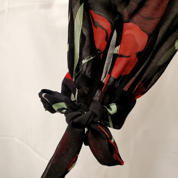 Le Chateau Black Blouse with Red Floral Design And Lace Detailing - Picture 4 of 5